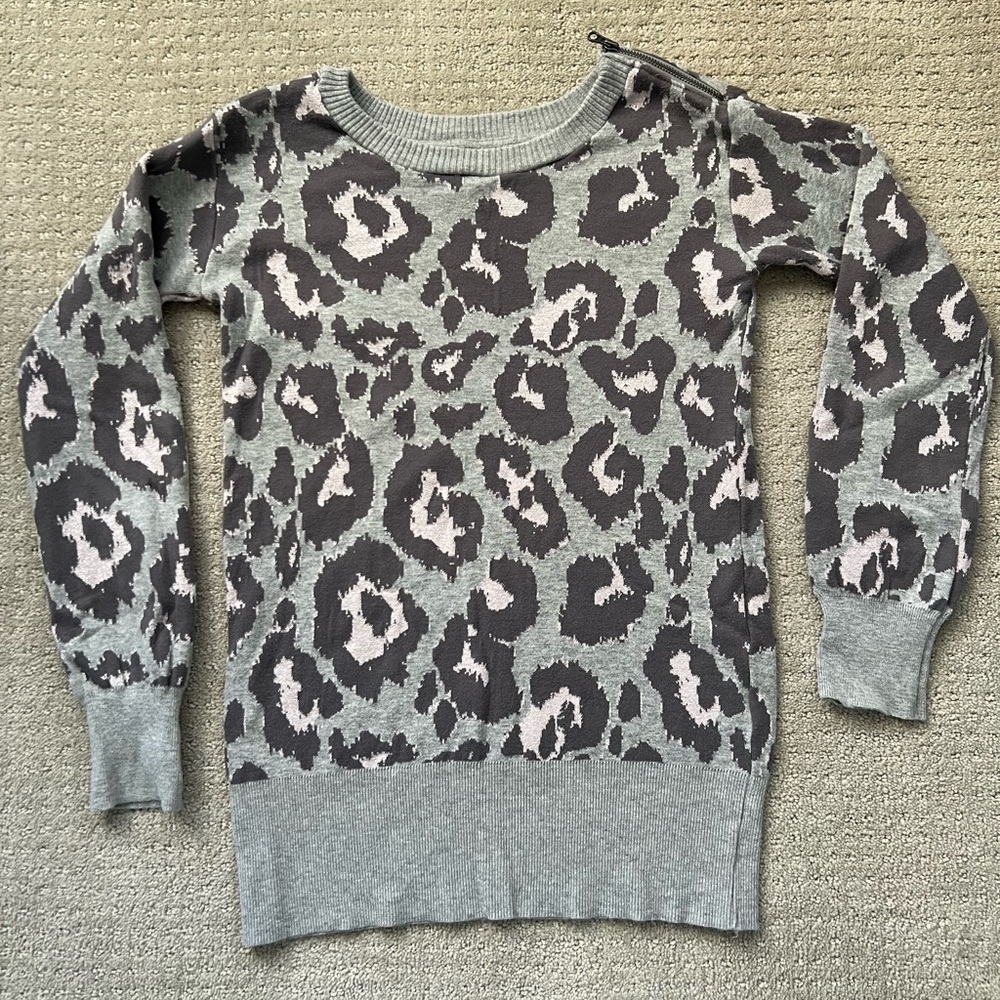 Gently Worn Girl’s GAP Gray and Pink Animal Print Sweater Size L